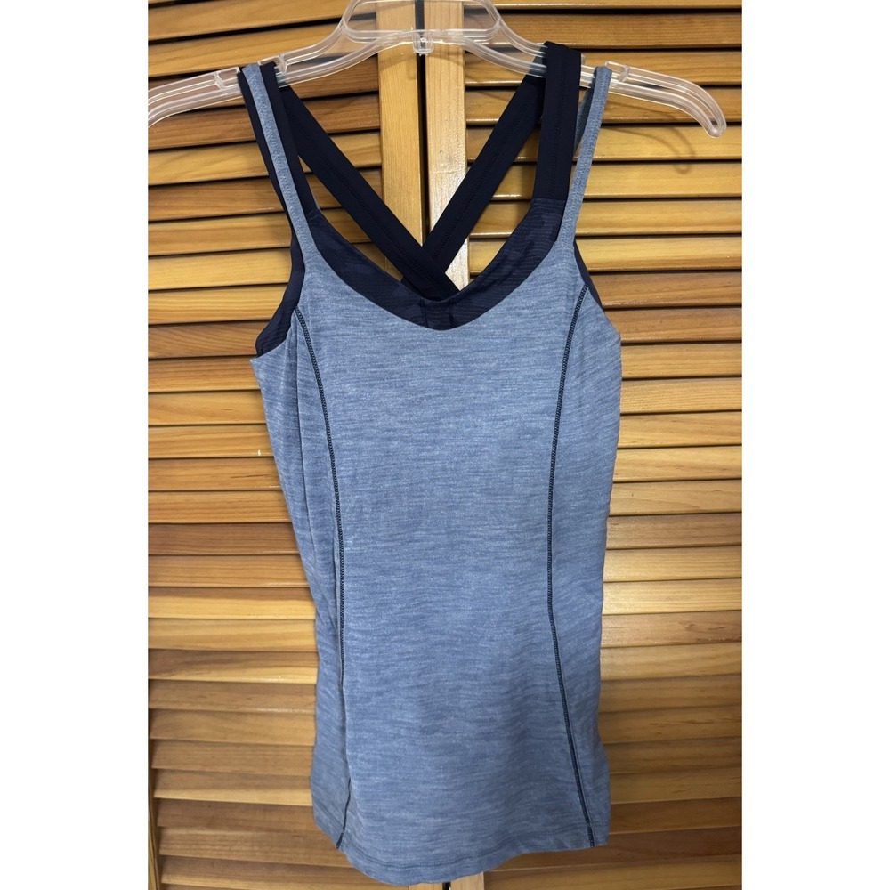 Lululemon Women's Size 4 Tank Top Built-In Bra Navy‎ Blue Camo Mesh Crossback